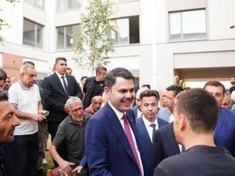 Bakan kurum malatyada depremzede aileye misafir oldu KSkupjZH