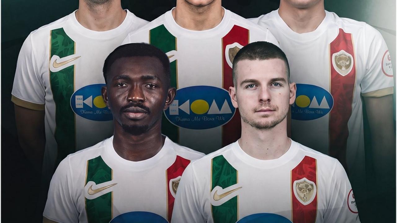 Süper Lig ekibinde büyük temizlik! 11 futbolcu ile yollar ayrıldı